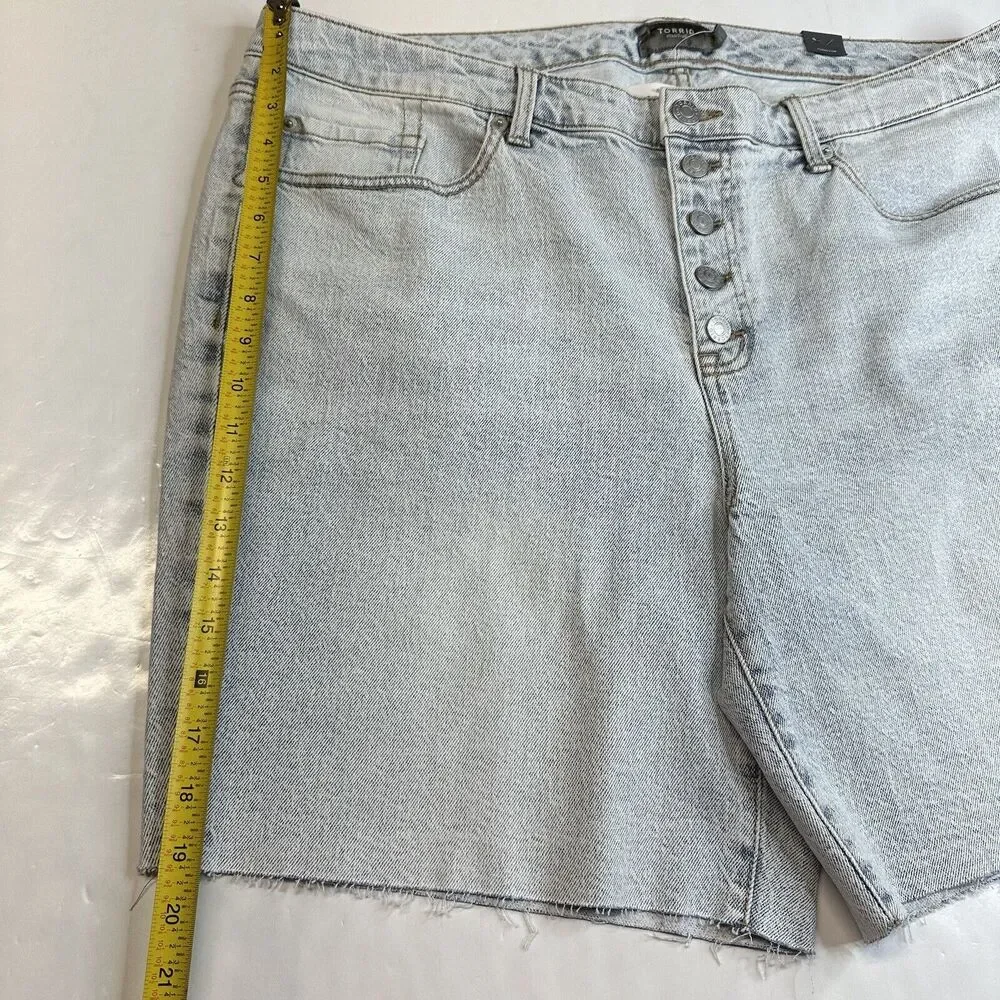 Torrid Shorts 20 Bermuda Relaxed Midrise Wild West Blue Denim Button Fly NEW